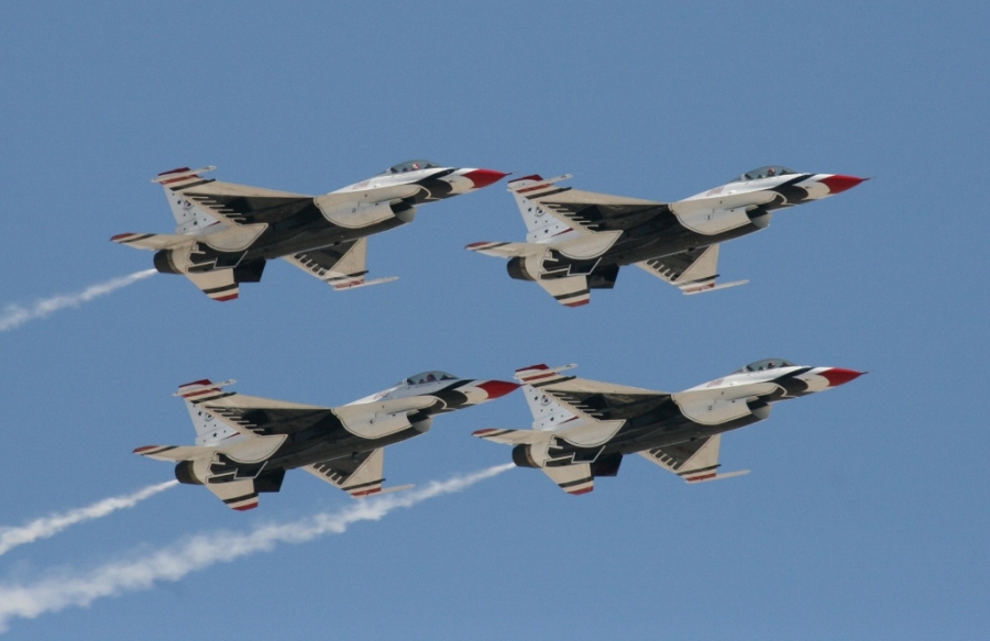 USAF Thunderbirds at Gunfighter Skies 2014