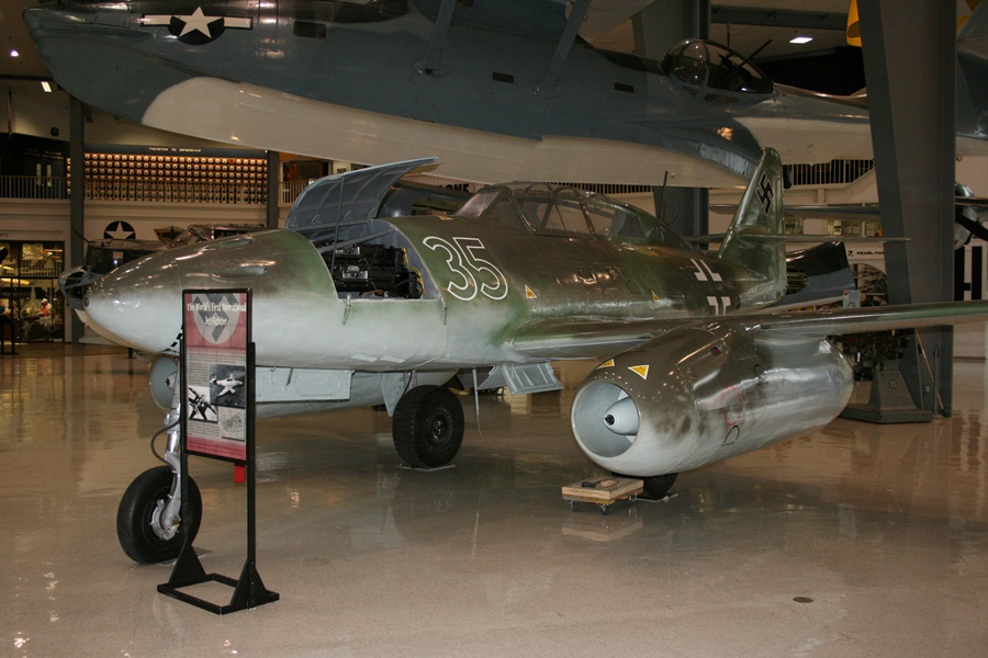 Luftwaffe Messerschmitt Me 262B-1a (Werk Nummer 110639) 