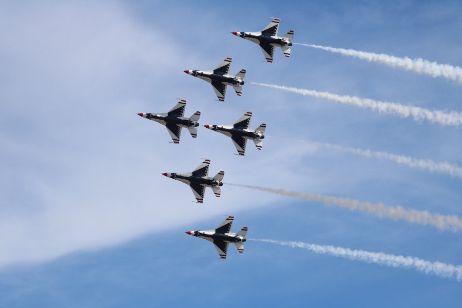 Six ship pass USAF Thunderbirds JBLM Airshow 2016
