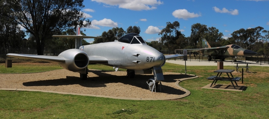Gloster Meteor F.8 & General Dynamics F-111C Aardvark - RAAF Wagga Heritage Centre October 2018